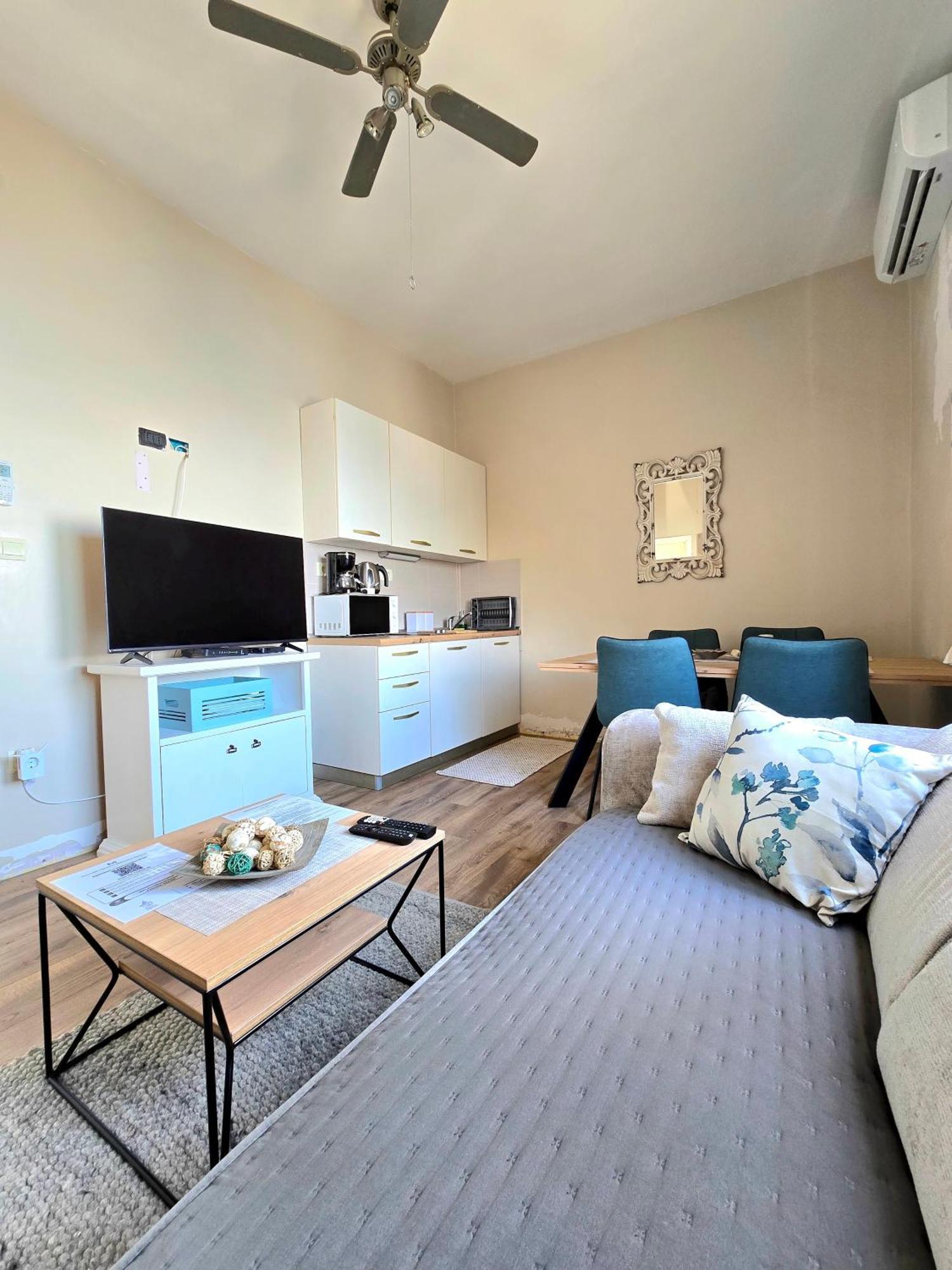 Apartments Suzy Split Eksteriør billede