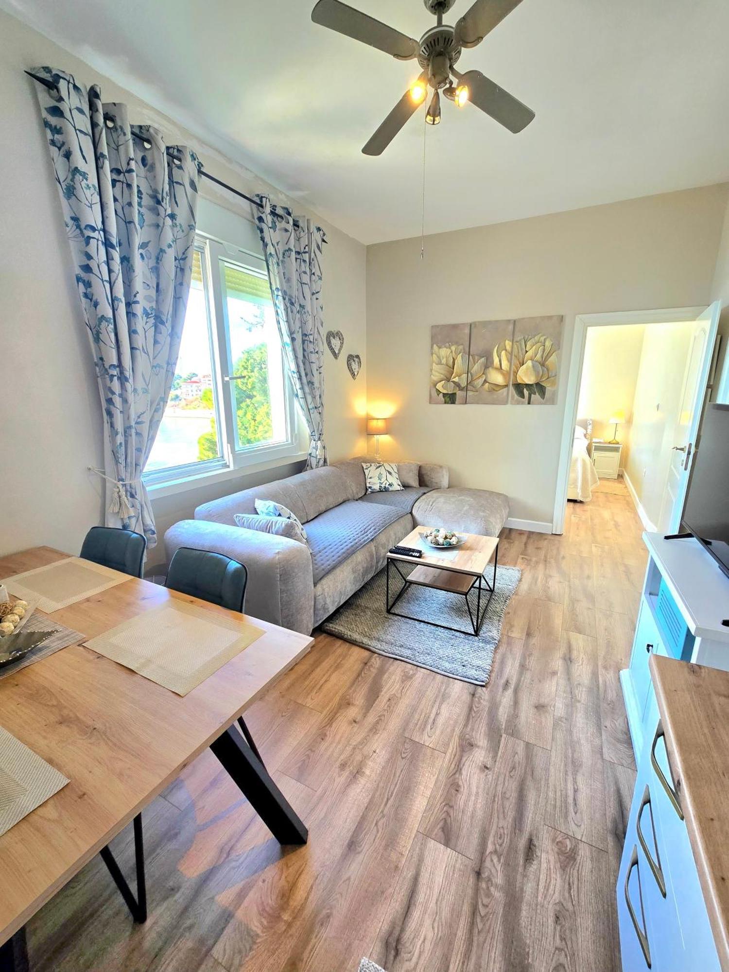 Apartments Suzy Split Eksteriør billede