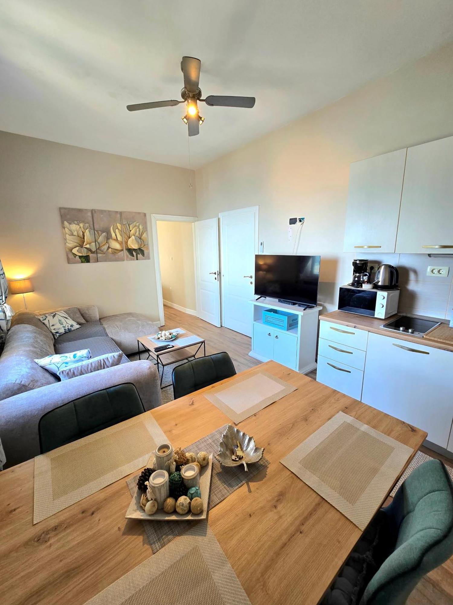 Apartments Suzy Split Eksteriør billede