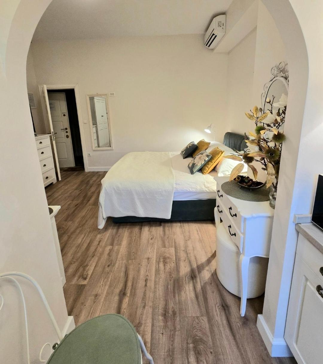 Apartments Suzy Split Eksteriør billede
